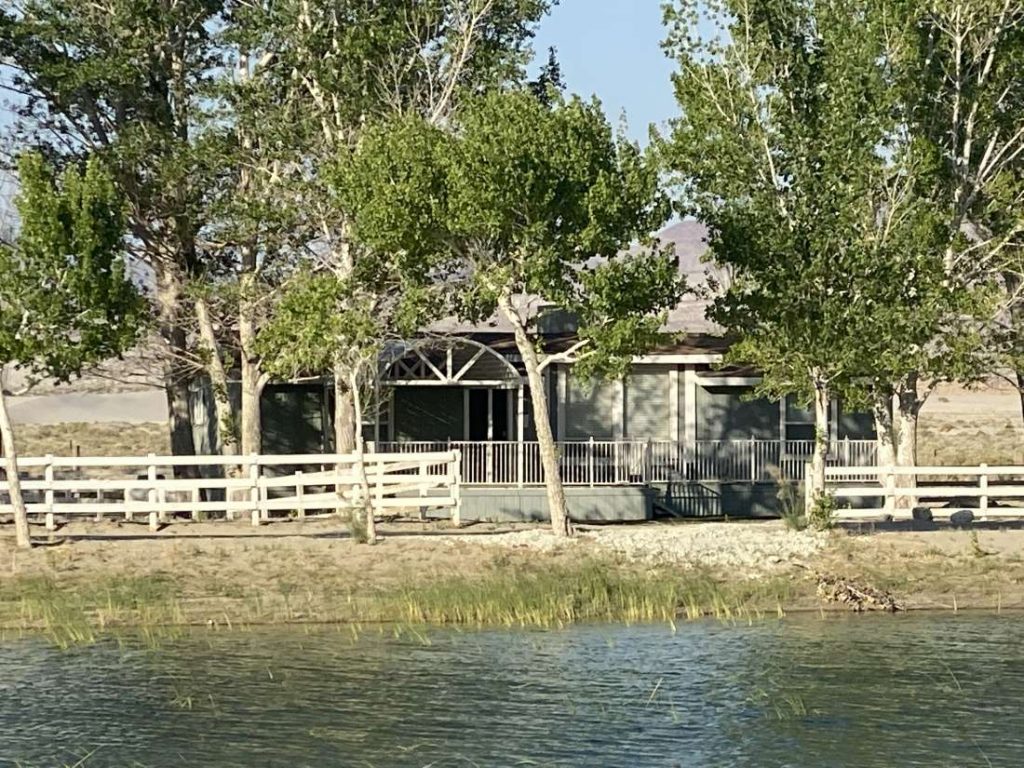 Cabin A Front Yard Lake View